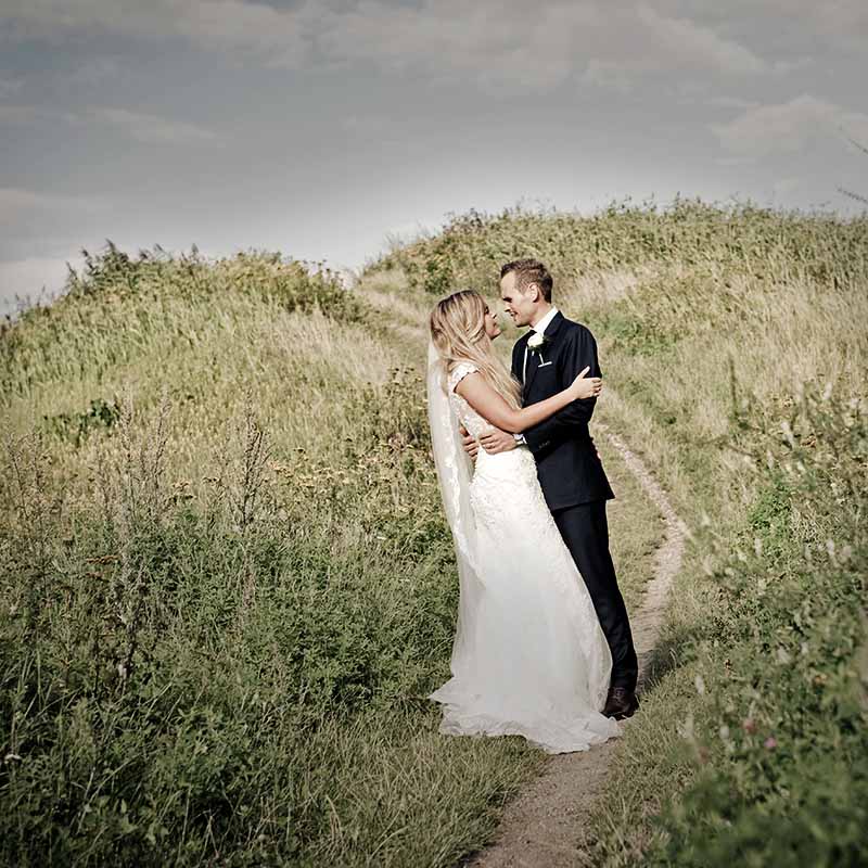 En professionel bryllupsfotograf og grundige overvejelser sikrer gode bryllupsbilleder